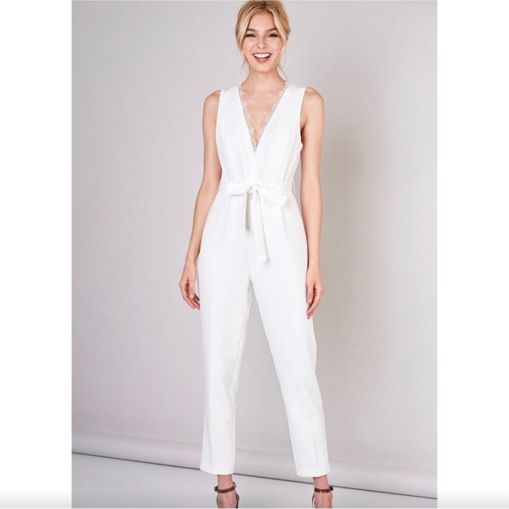 NEW Do + Be White Jumpsuit Eyelash Lace Trim V Neck Cropped Belted Medium